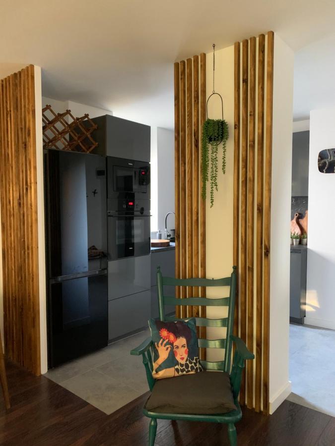 Metro Trocka Apartment Варшава Экстерьер фото
